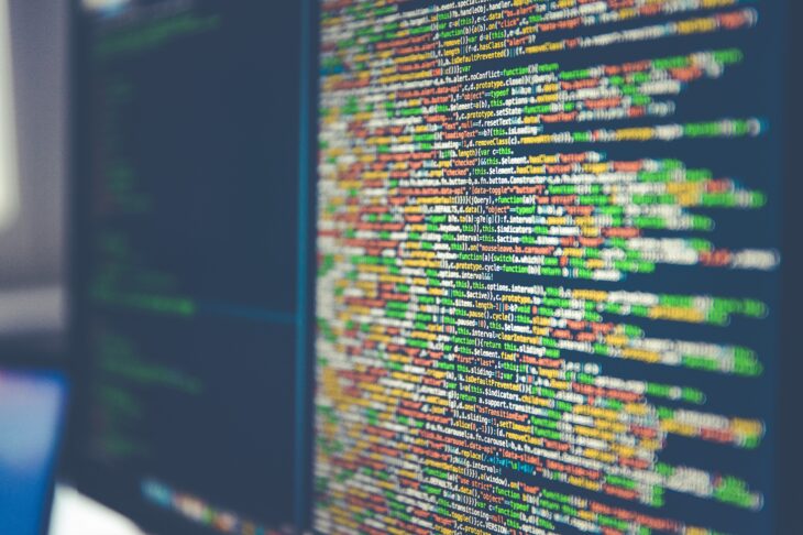 Photo de ligne de code sur un écran d'ordinateur.